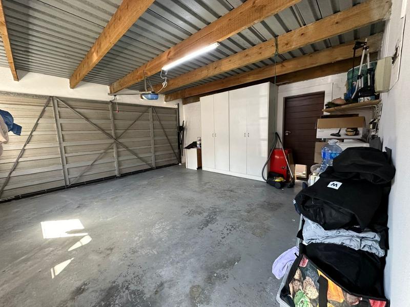 3 Bedroom Property for Sale in Bloemhof Western Cape